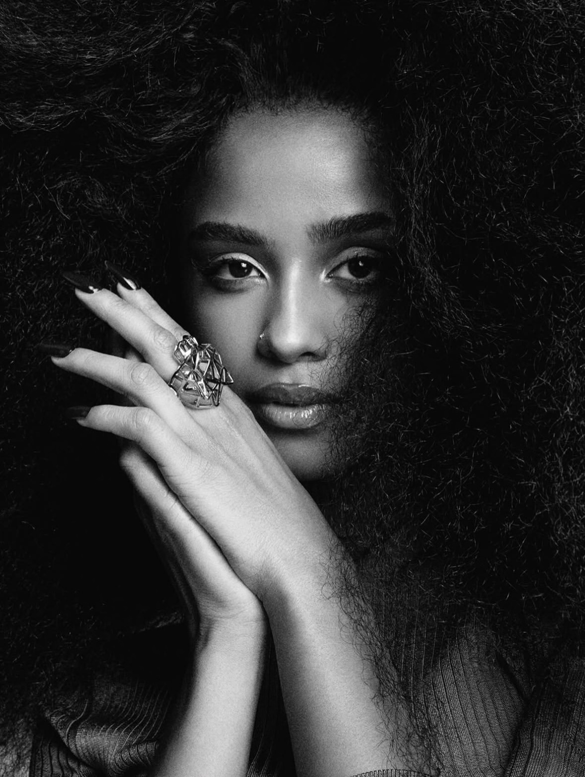 From V149 to APOP, @tyla has moved beyond the promise of stardom and into a universe entirely of her own making. Rooted in South Africa, polished for the world, and impossible to mistake for anyone else.
For @vmagazine
Photography @alvarobeamud
Fashion @annatrevelyan
#Tyla #APOP #VMagazine #AfricanPop #GlobalPop