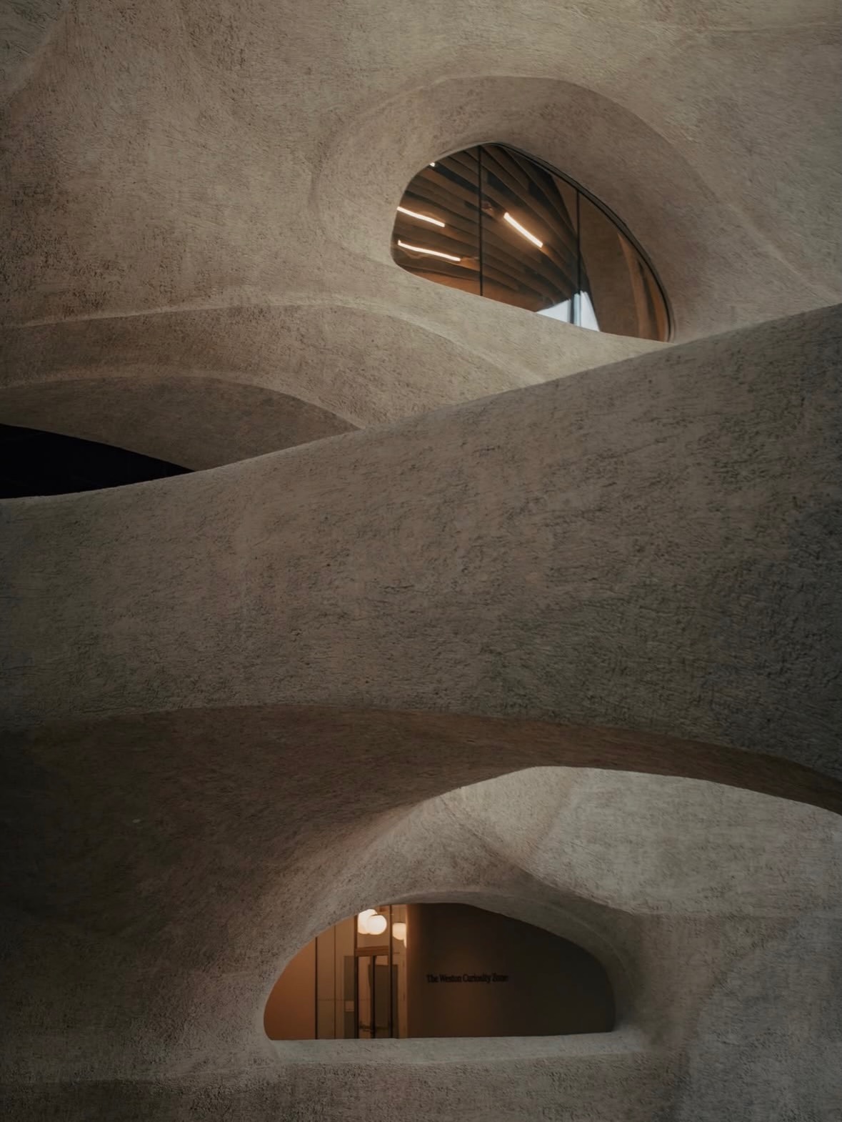 At the Gilder Center, architecture becomes geology. Light moves through a landscape of concrete, where every curve feels shaped by water, wind, and time.

Designed by @studiogang at @amnh
Captured by @diografic

#GilderCenter #AMNH #StudioGang #NYCArchitecture #NewYork