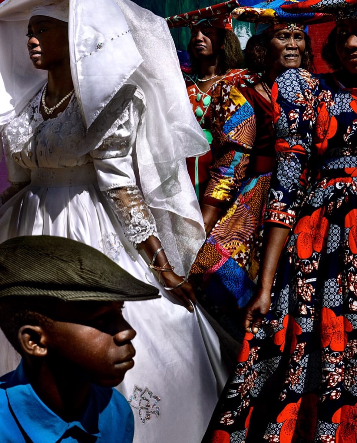 Across cultures, a bride becomes a vision of identity, ritual and transformation. Through the lens of @mariotestino, every tradition reveals its own extraordinary language of beauty.

@taschen

#MarioTestino #ABeautifulWorld #BridalTraditions #CulturalHeritage #Photography