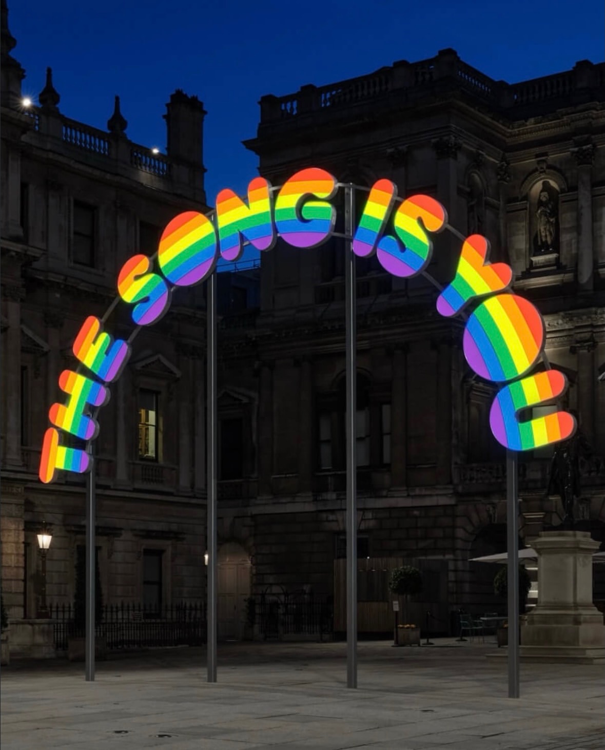 London, illuminated by Ugo Rondinone.
From a rainbow suspended above the Royal Academy to painted skies floating over Bond Street and dissolving into colour at Sadie Coles HQ, light becomes both spectacle and state of mind.
@avant.arte @ugorondinone0 @royalacademyarts @sadiecoleshq
#UgoRondinone #MoreLight #ContemporaryArt #LondonArt #ArtInMayfair