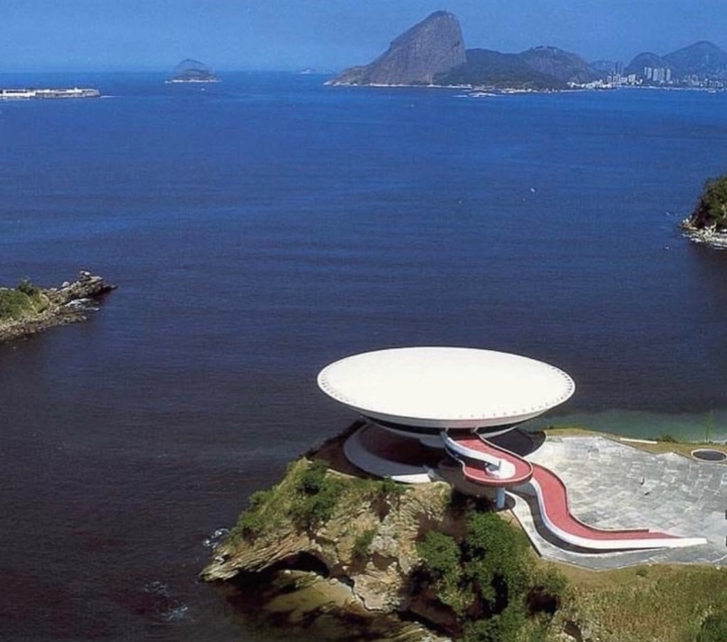 Suspended between sky and sea, Oscar Niemeyer’s ...