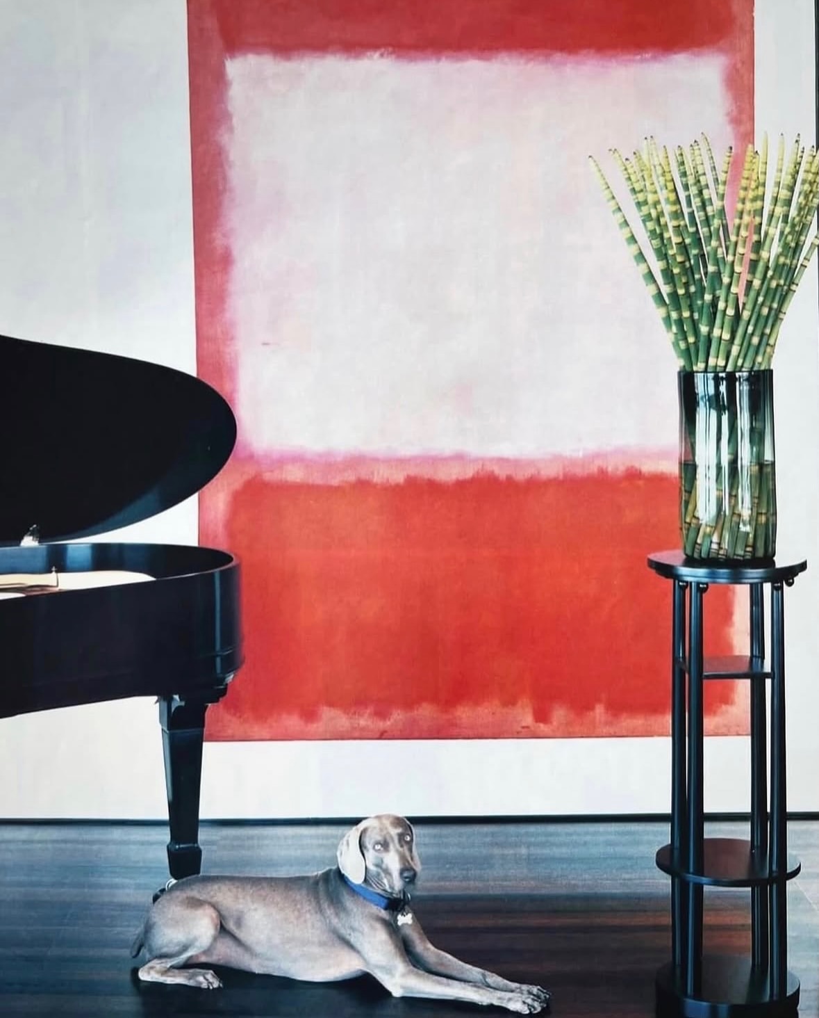 Living with Rothko. Colour becomes atmosphere, and even the most opulent room learns the art of silence.

Via @charlesgmagne

#MarkRothko #LivingWithArt #ArtAndInteriors #ColorField #TheArtOfLiving