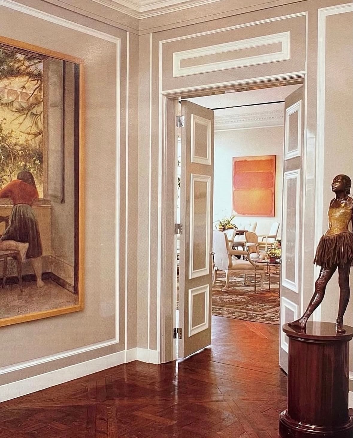 Living with Rothko. Colour becomes atmosphere, and even the most opulent room learns the art of silence.

Via @charlesgmagne

#MarkRothko #LivingWithArt #ArtAndInteriors #ColorField #TheArtOfLiving