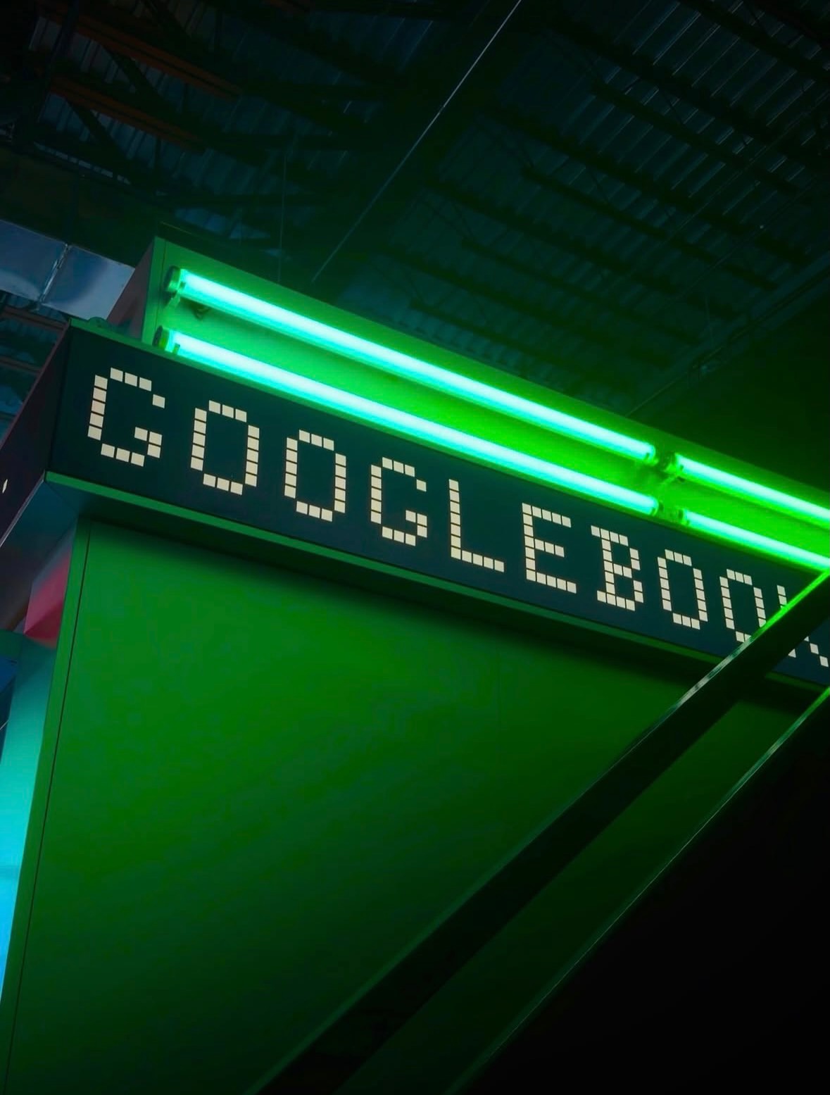 A new arrival. A distinctly New York entrance. @google brought Googlebook Opening Night to @industriasuperstudio, celebrating a new generation of laptops designed for Gemini Intelligence.

#Googlebook #IndustriaSuperstudio #Google #NewYork #OpeningNight