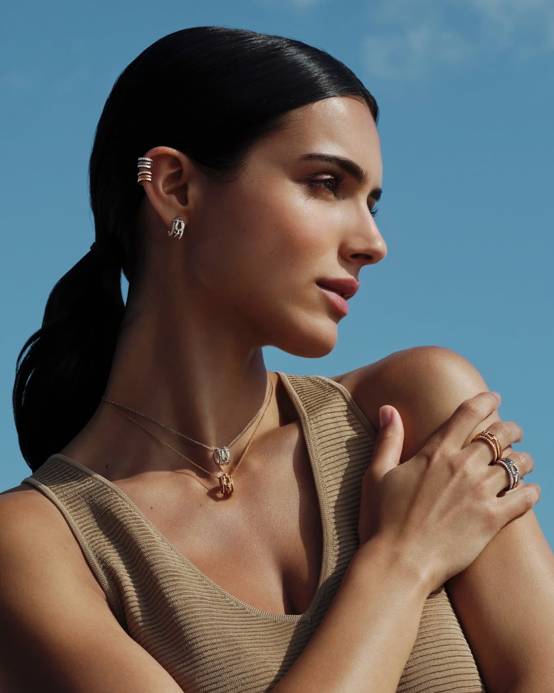 @fredjewelry 

Agence @enteteparis 
Photographe : @charlotte_lapalus 
post-production : @janvier_lab 

#FREDJewelry #FREDParis #FREDTheSunshineJeweler