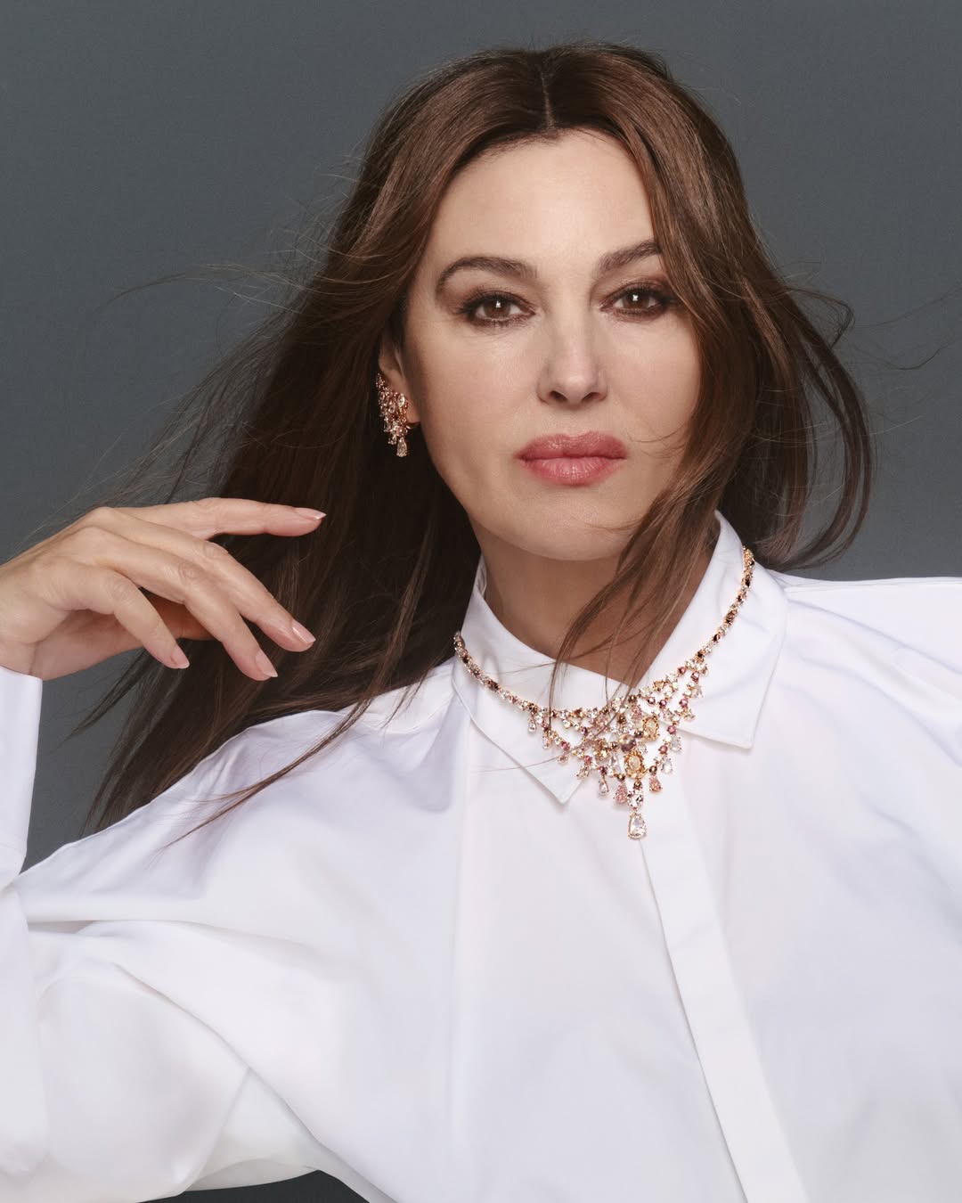 @cartier @monicabellucciofficiel

Agence : @mazarine
Photographe : @kaylaconnors
Post-production : @janvier_lab

#monicabellucci #CartierHighJewelry#cartierenequilibre#cartier