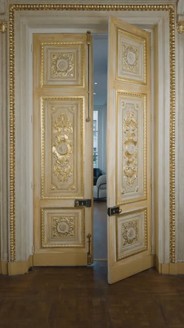 @hm Loading all the looks. Perfect Moment H...