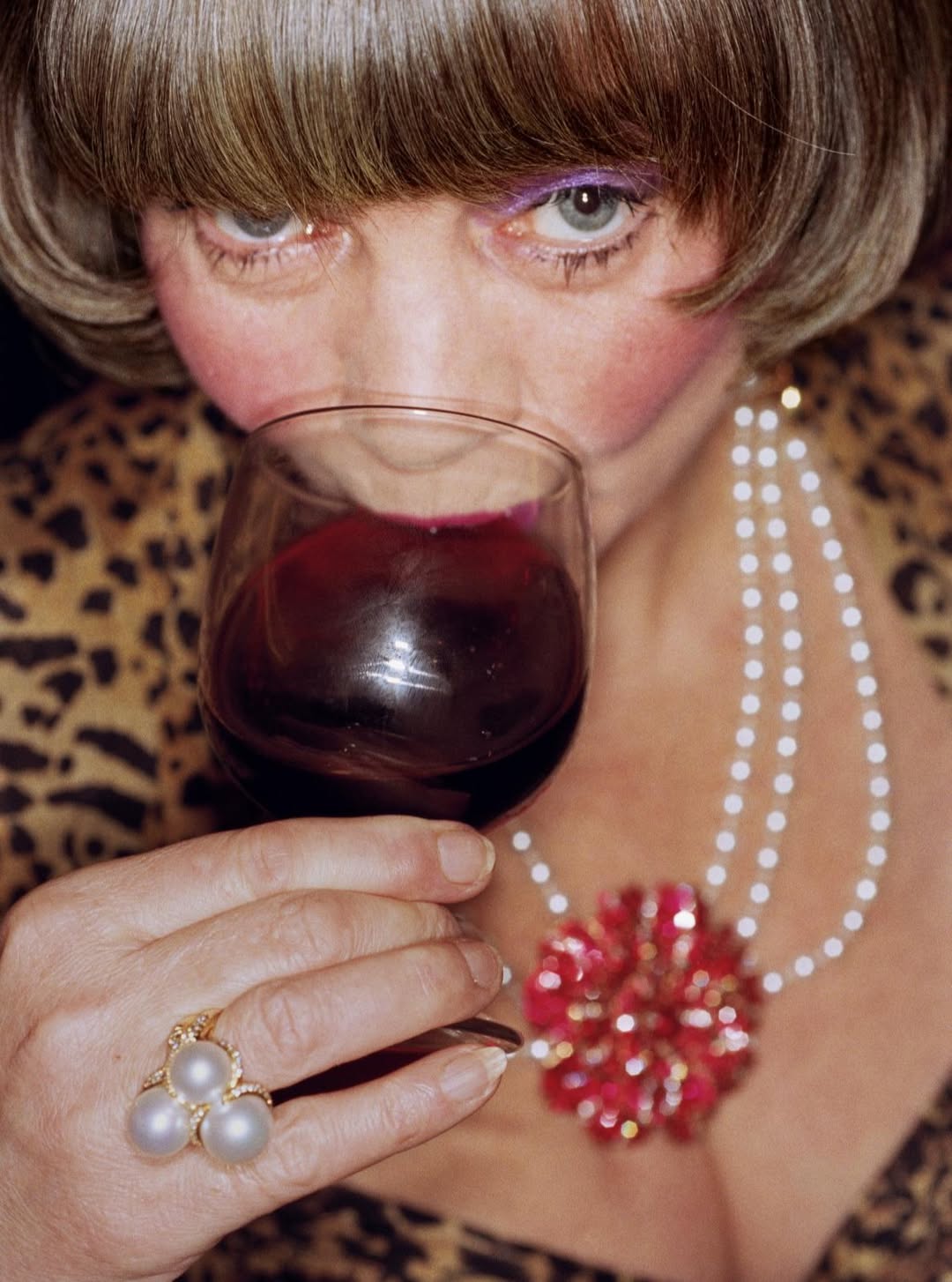 @janvier_lab tient à rendre hommage et saluer la mémoire de l’immense photographe Martin Parr, dont le regard unique a profondément marqué le monde de l’image. 

Nous nous rappelons, avec une grande émotion,
notre collaboration étroite autour du « Fashion Magazine par Martin Parr », co-réalisé avec l’agence Magnum en 2005, un moment fort et inspirant de notre histoire.

En mémoire de Martin.

@martinparrstudio @martinparrfdn 
Agence : @magnumphotos
Post-Production : @janvier_lab

#martinparrfdn #martinparrstudio #magnumphotos