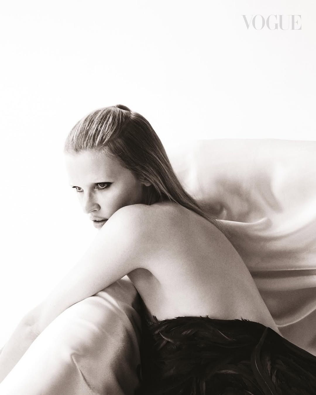 VOGUE SINGAPORE SEPTEMBER ISSUE featuring LARA STONE @voguesingapore @lara_stone
•
Photographer @studioakrans  @maworldgroup
Stylist @koncaaykan @thewallgroup
Make-up Artist @lisahoughton
Hair Stylist @sophie_jane_anderson
Manicurist @nailedbysg
Set Designer @georgiacurrell_set
Model @lara_stone @thelionsmgmt
Production @jnproductionglobal
•
Thank you @monkiepoo @davidbay
•
#voguesingapore #vogueseptemberissue #larastone #camillaakrans #jnproduction #jnproductionlondon