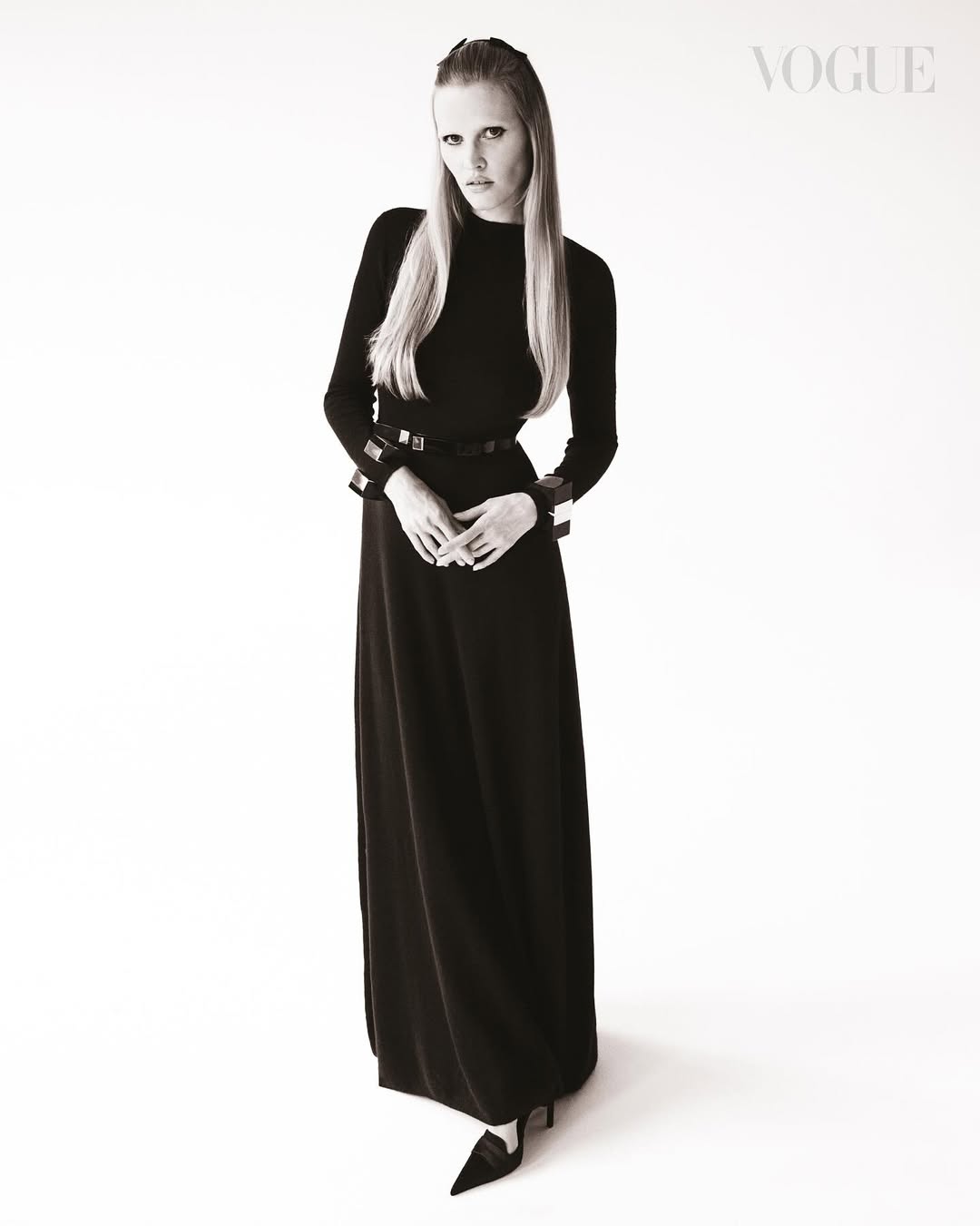VOGUE SINGAPORE SEPTEMBER ISSUE featuring LARA STONE @voguesingapore @lara_stone
•
Photographer @studioakrans  @maworldgroup
Stylist @koncaaykan @thewallgroup
Make-up Artist @lisahoughton
Hair Stylist @sophie_jane_anderson
Manicurist @nailedbysg
Set Designer @georgiacurrell_set
Model @lara_stone @thelionsmgmt
Production @jnproductionglobal
•
Thank you @monkiepoo @davidbay
•
#voguesingapore #vogueseptemberissue #larastone #camillaakrans #jnproduction #jnproductionlondon