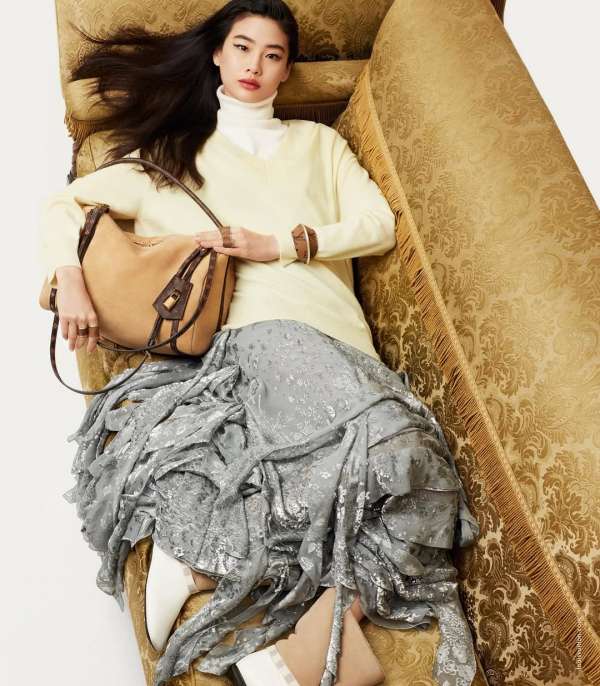 LOUIS VUITTON FALL WINTER 2025 CAMPAIGN sta...