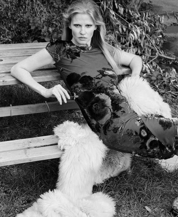 M LE MONDE ISSUE featuring LARA STONE @lara...