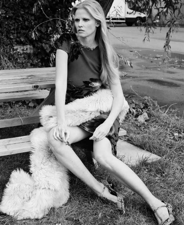 M LE MONDE ISSUE featuring LARA STONE @lara...