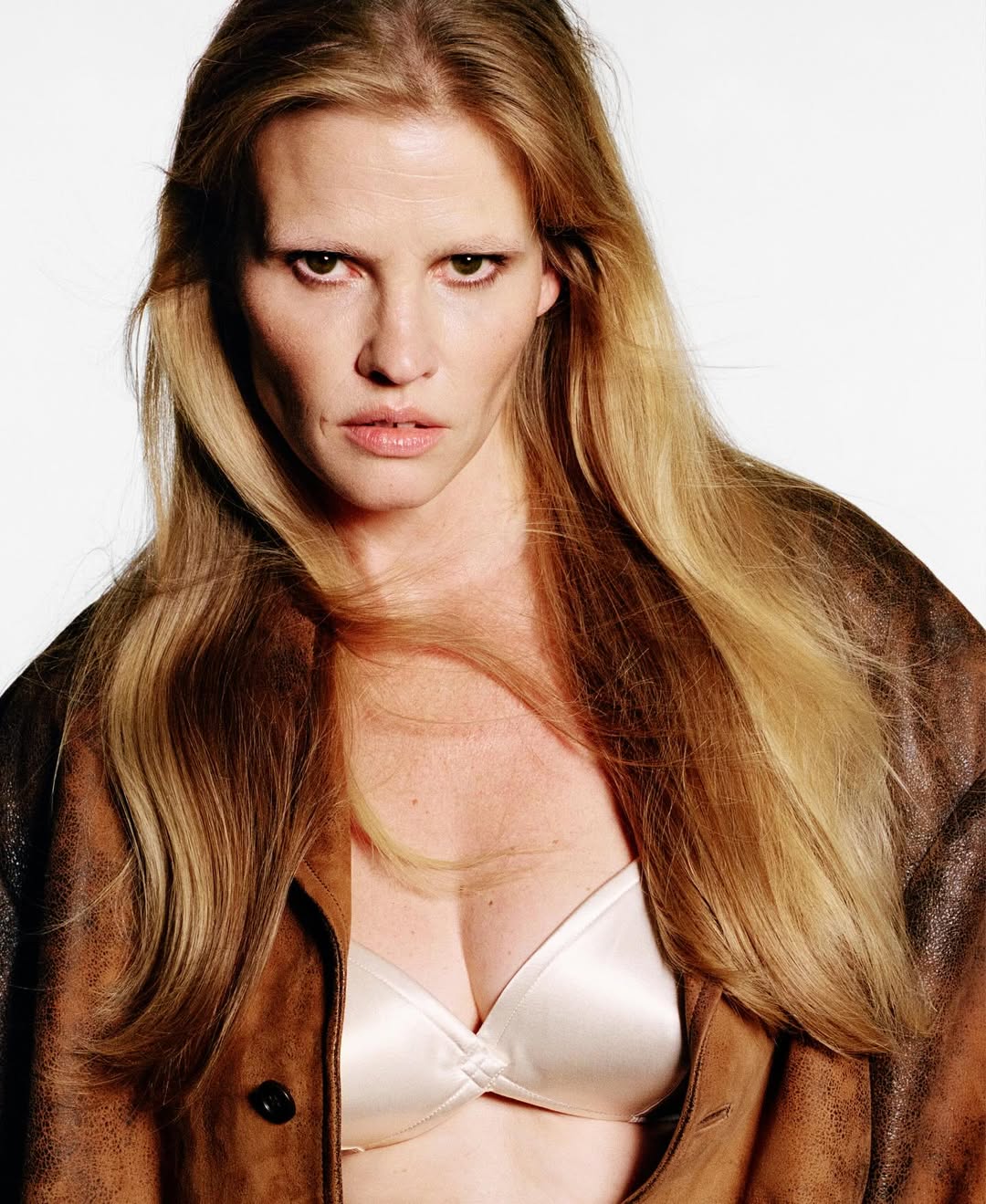M LE MONDE ISSUE featuring LARA STONE @lara_stone
•
Creative Director @jbtalbourdet
Photographer @timelkaim #artistconsultation @ms_cha_cha
Stylist @charlottecolletcollet
Make up Artist @christinecorbel @maworldgroup
Hair Stylist @ramoneyluv @totalworld
Manicurist @beatrice_eni @saint_germain_agency 
Casting @julialangecasting @artpartner
Talent @lara_stone @elite_paris
Production @jnproductionglobal
•
#MLEMonde #LaraStone #TimElkaim #FashionEditorial #FashionPhotography #EditorialShoot #jnproduction #jnproductionparis