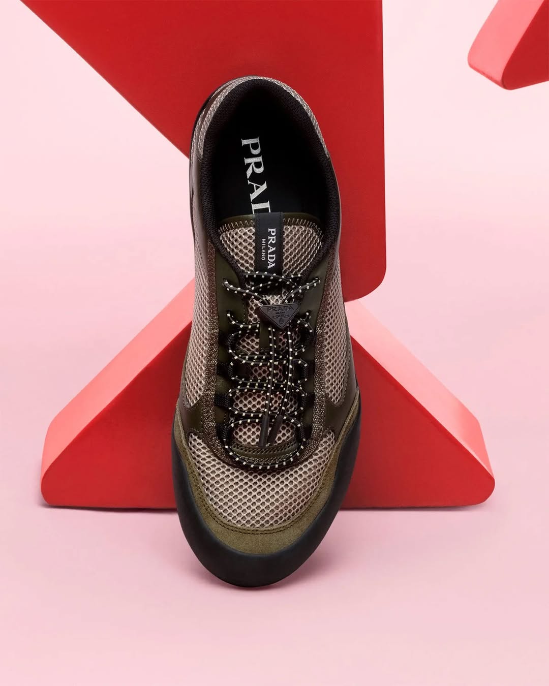 GŌNG XǏ FĀ CÁI 恭喜发财
•
PRADA CNY26 CAMPAIGN STARRING YANG MI & MA LONG @prada @yangmimimi912
•
Creative Direction @ferdinandoverderi
Campaign Photographer @zhonglin_ @artandcommerce 
Still Photographer @xuuubooo 
Director @_brthr_
Stylist @mynameisilence
Set Designer @donghongxun
Production @jnproductionglobal
Local Production @terryjinproduction
Talent #MaLong @yangmimimi912
•
Wishing everyone a joyful and prosperous Year of the Fire Horse!
•
Thank you @prada Wish Teoh Chen Chen Uberto Visconti Flora Marazzi Jeanine Zhan Cindy Chen Evans Zhu