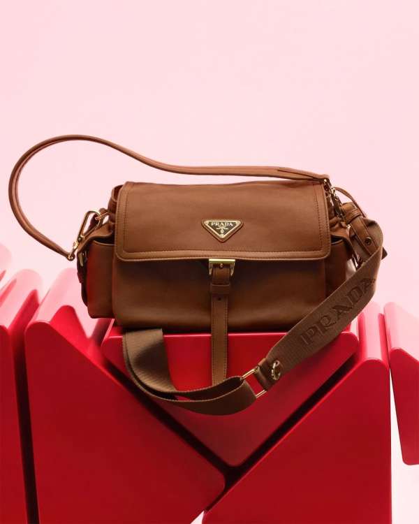 GŌNG XǏ FĀ CÁI 恭喜发财