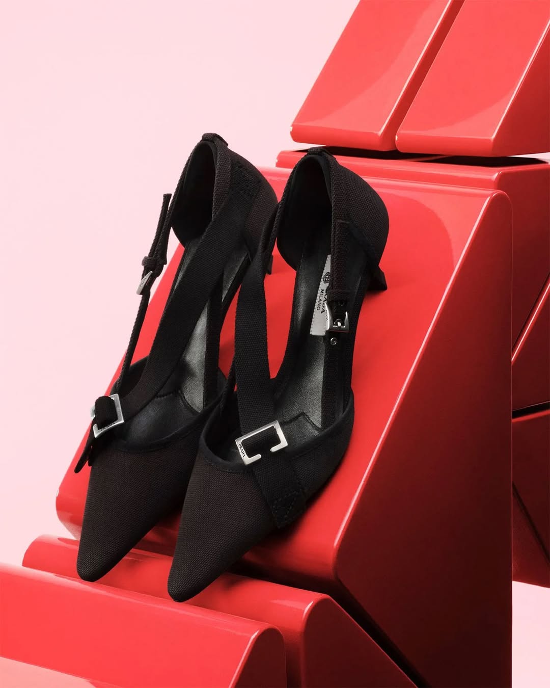 GŌNG XǏ FĀ CÁI 恭喜发财
•
PRADA CNY26 CAMPAIGN STARRING YANG MI & MA LONG @prada @yangmimimi912
•
Creative Direction @ferdinandoverderi
Campaign Photographer @zhonglin_ @artandcommerce 
Still Photographer @xuuubooo 
Director @_brthr_
Stylist @mynameisilence
Set Designer @donghongxun
Production @jnproductionglobal
Local Production @terryjinproduction
Talent #MaLong @yangmimimi912
•
Wishing everyone a joyful and prosperous Year of the Fire Horse!
•
Thank you @prada Wish Teoh Chen Chen Uberto Visconti Flora Marazzi Jeanine Zhan Cindy Chen Evans Zhu