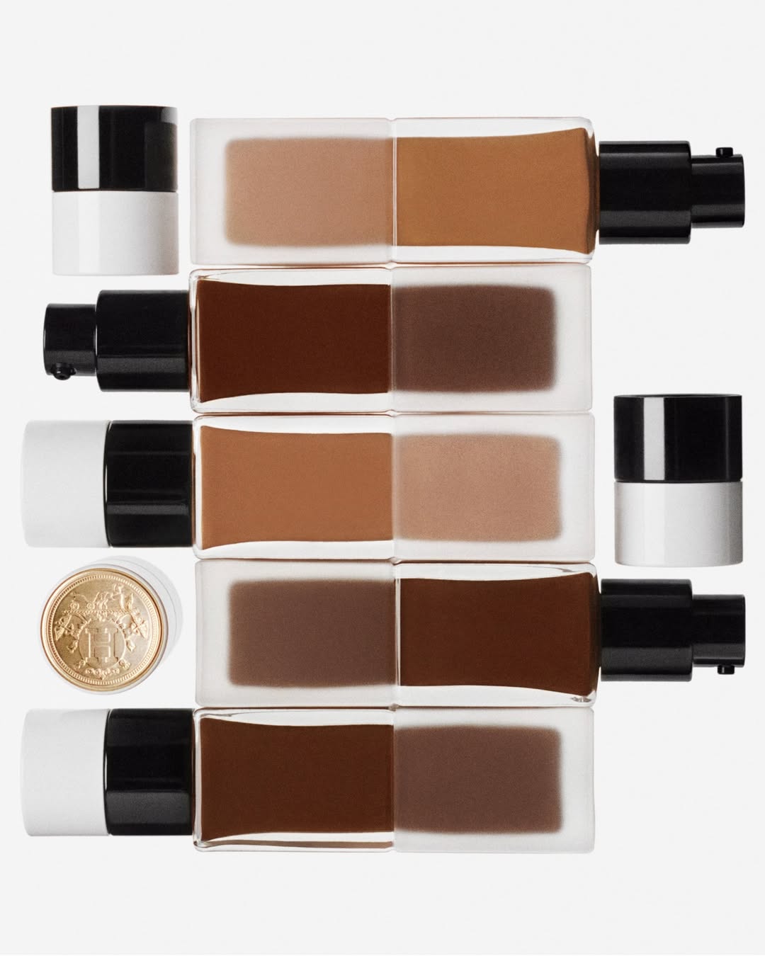 HERMÈS PLEIN AIR LUMINOUS MATTE SKINCARE FOUNDATION @hermes
•
Art Director @studioveronicaditting @chipandaeli
Photographer @timelkaim #artistconsultation
Hair Stylist @stephanelancien @callisteagency
Manicurist @anatolerainey @premierhairandmakeup
Casting Director @ben_grimes_casting
Talent @tilderoswall @imgmodels @sophia_makibdji @women_paris @yoonmi.sun @selectmodelglobal
Production @jnproductionglobal
•
Merci @gregoris @clairedougnac #ClaireCorneloup #MargauxChetrit @benhamoucharlotte