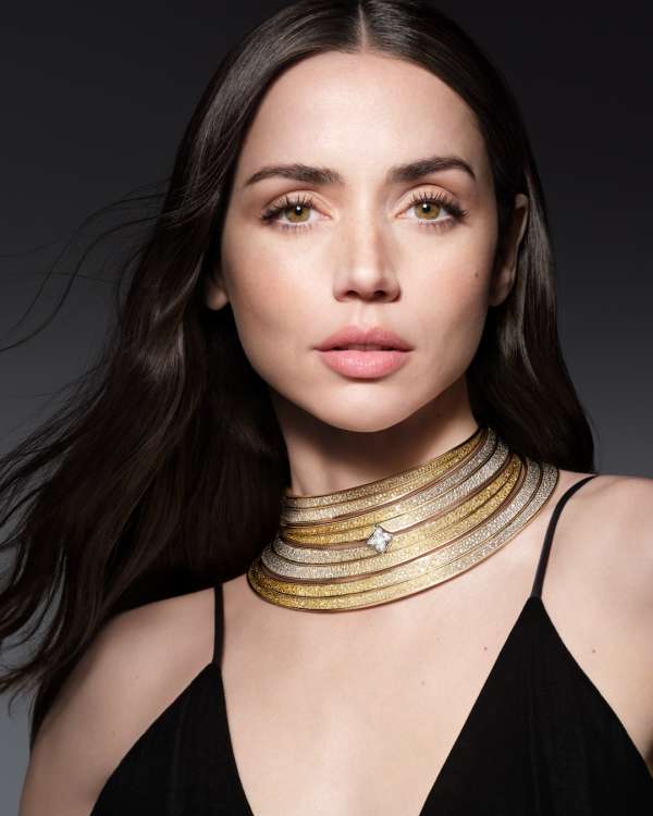 LOUIS VUITTON MYTHICA CAMPAIGN STARRING ANA...