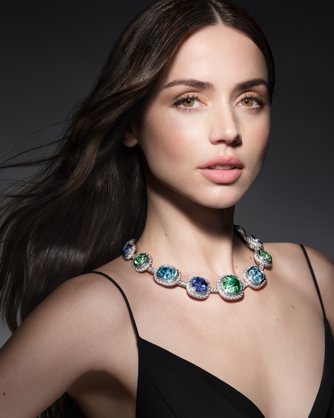 LOUIS VUITTON MYTHICA CAMPAIGN STARRING ANA DE ARM...