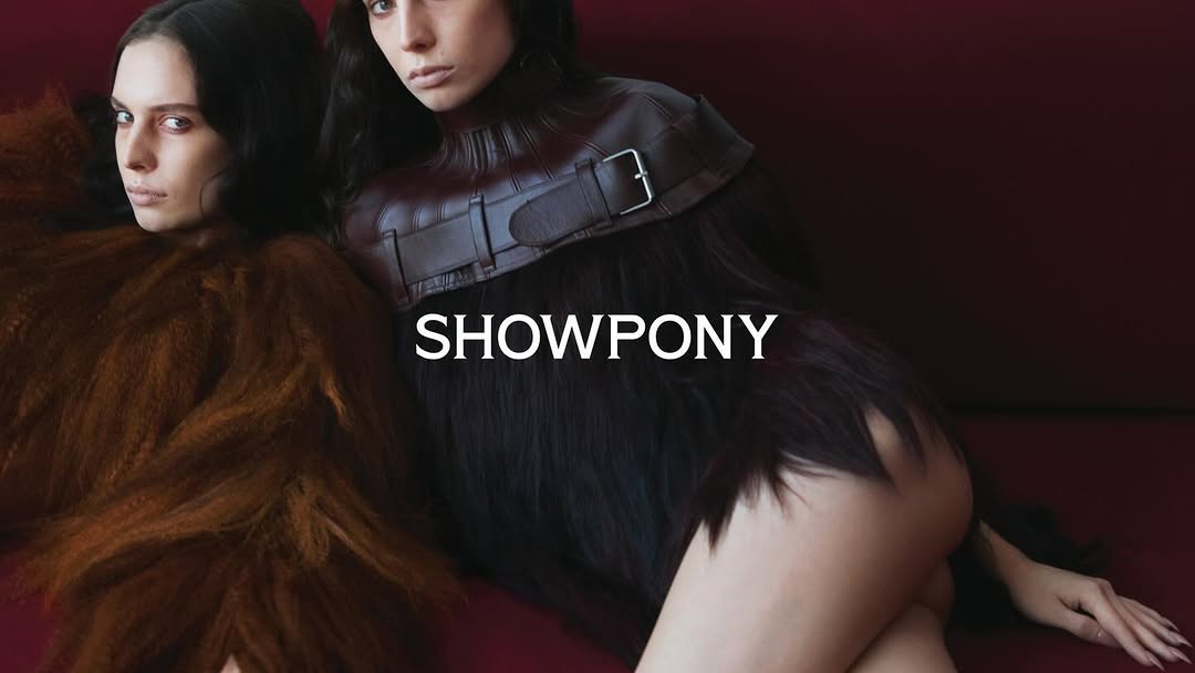 Javier Castán X SHOWPONY