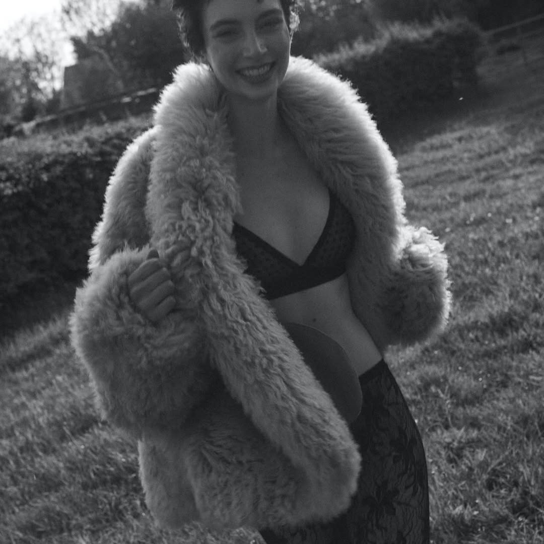 Karen Rosetzsky X Marie Claire NL Sep. 25