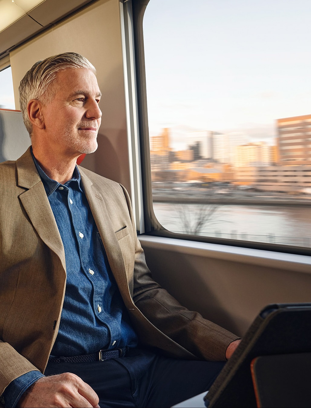 Images by @jaredchambers capturing the new @amtrak #Acela! Working on a train was a fun change of pace! 🚆🛤️💺