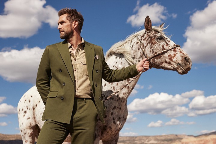 Banana Republic |  Apr. 23