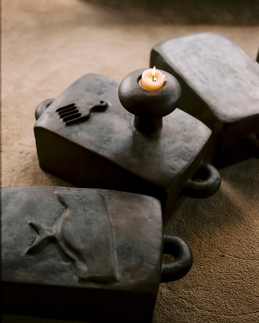 Maureen M. Evans (@maureenme) photographs designer Pol Agustí (@polagusti) in his spacious apartment in Mexico City for @milkdecoration_magazine 
⠀⠀⠀⠀⠀⠀⠀⠀⠀
#MaureenMEvans #Photographer #MilkDecoration #PolAgusti