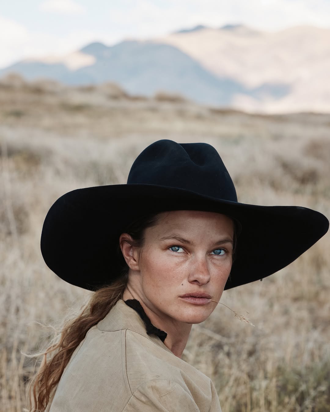 Mei Tao (@taomeitao) directs and photographs a new personal project, “Home Coming”.
⠀⠀⠀⠀⠀⠀⠀⠀⠀
Set in Utah, Mei Tao captures longtime friend and muse Hannah, in the place she grew up. The series is an intimate portrait of stillness, strength, and belonging.
⠀⠀⠀⠀⠀⠀⠀⠀⠀
“I wanted to bear witness to her beauty, her strength, her grace, her ease as it was glowing in Utah. This woman saying, I am at home here.”
—Mei Tao
⠀⠀⠀⠀⠀⠀⠀⠀⠀
Shot across stills and film with a small, dedicated team, the work is guided by instinct and shaped by the deep trust between subject and photographer. Mei was fortunate to gather 4 teammates who would contribute their talent and care filming with her. She worked closely with her DOP to develop the visual direction outlined in the script.
⠀⠀⠀⠀⠀⠀⠀⠀⠀
#meitao #director #photogapher #homecoming #utah #personalproject