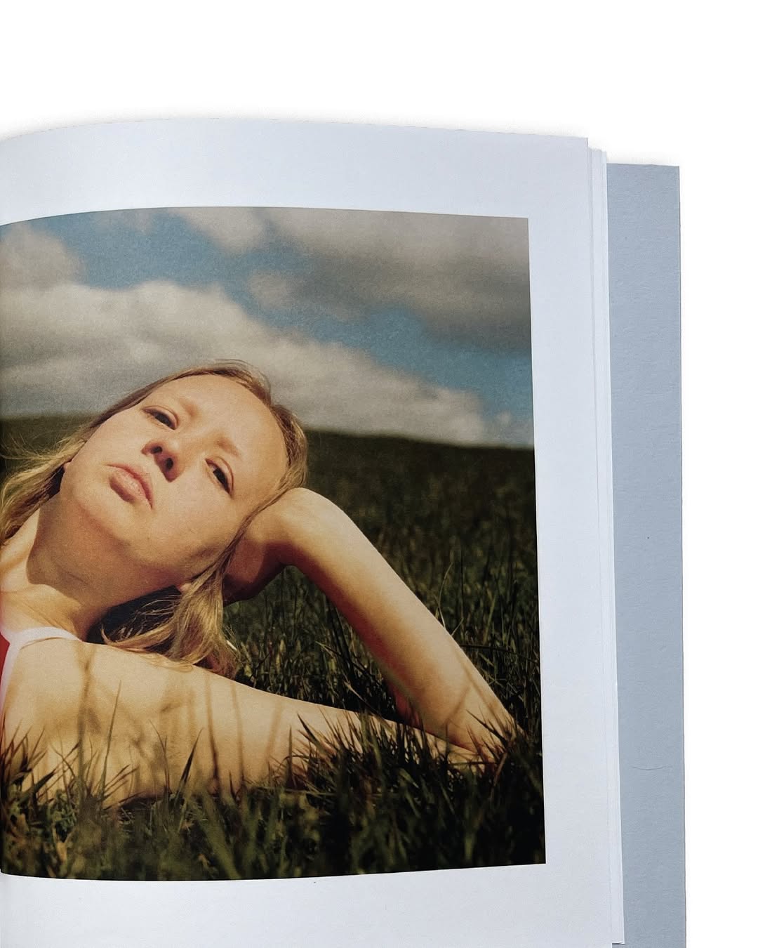 Set over a summer in rural Devon, I’d like to get to know you is photographer Francesca Allen’s (@francesca_allen_) tender exploration of her evolving relationship with her younger sister, Alida. What unfolds is a portrait of hesitations and revelations, a push and pull that speaks to the complexity of familial bonds.
⠀⠀⠀⠀⠀⠀⠀⠀⠀
In sun-soaked images, Francesca captures moments of tension and ease, intimacy and distance, as the sisters navigate shifting dynamics and self-discovery.
⠀⠀⠀⠀⠀⠀⠀⠀⠀
This book marks Francesca’s first photo series featuring her sister, Alida. Since its 2022 release, she has continued to document Alida across new locations and life stages.
⠀⠀⠀⠀⠀⠀⠀⠀⠀
#francescaallen #photographer #alida #book