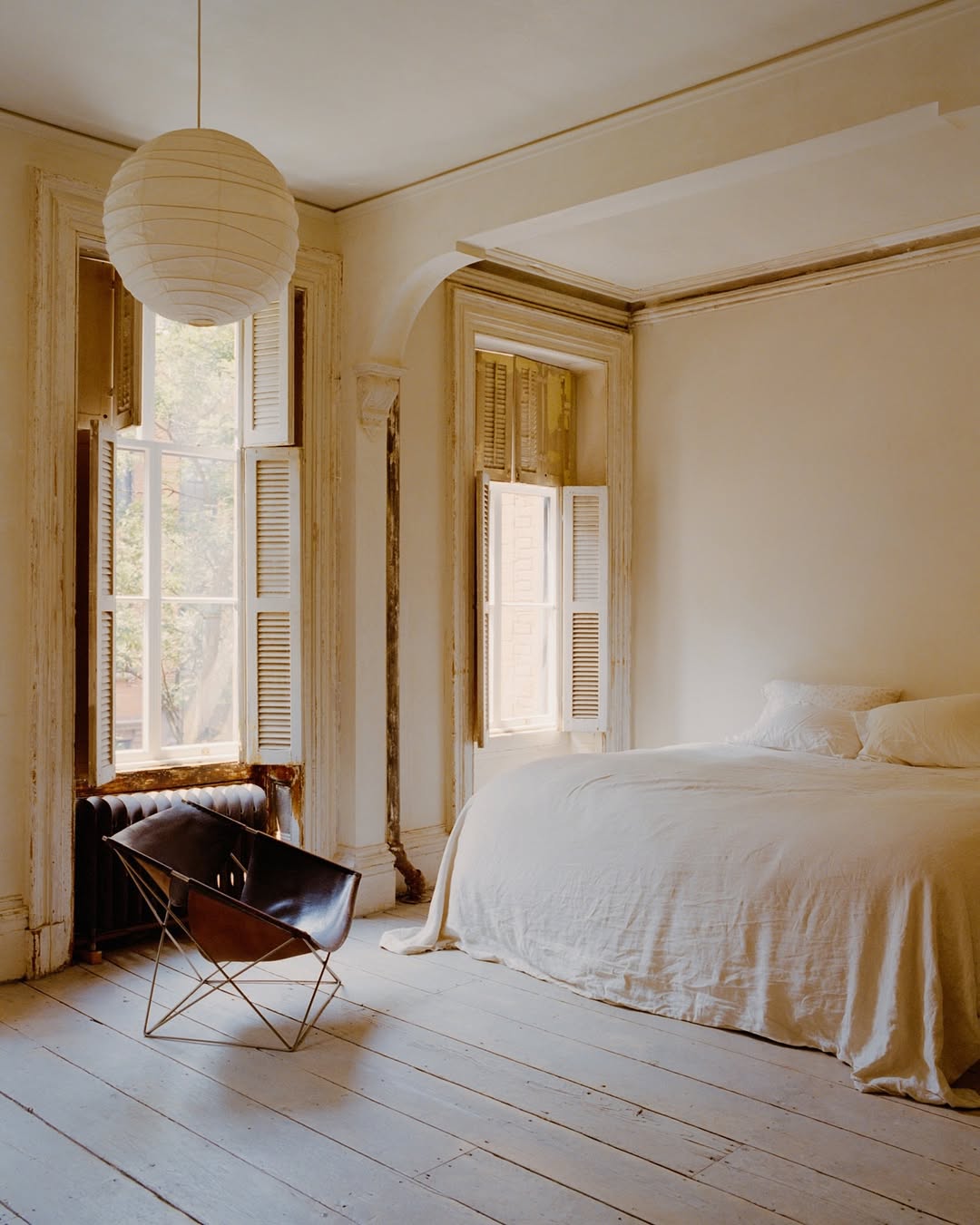William Jess Laird (@william.jess.laird) photographs and interviews @suzannedemisch at home for RUSSH Magazine Issue 04.
⠀⠀⠀⠀⠀⠀⠀⠀⠀
In conversation with William, Demisch reflects on her upbringing among New England antiques, her partnership with Stéphane Danant, and a career devoted to celebrating overlooked voices in design, from Maria Pergay to Sheila Hicks.
⠀⠀⠀⠀⠀⠀⠀⠀⠀
“As she moves between folk furniture and postwar French radicalism, between her own preserved apartment walls and the pulse of the gallery, Demisch’s story reveals an enduring fascination with the imperfect, the inherited, and the yet-to-be-discovered - a reminder that the spaces we inhabit are as complex and curious as we dare to let them be.”
⠀⠀⠀⠀⠀⠀⠀⠀⠀
#WilliamJessLaird #RUSSH #SuzanneDemisch #Photographer
