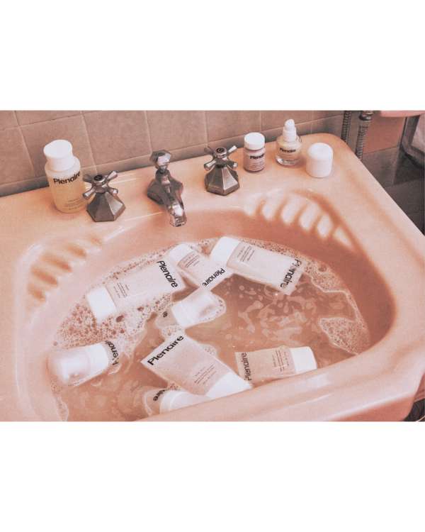Lara Angelil (@laraangelil) photographs for...