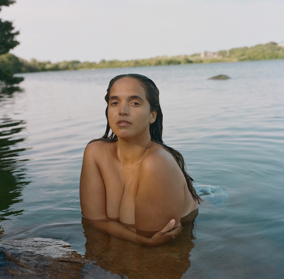 Celeste Sloman (@celestesloman) photographs a personal project, summer at Block Island.
⠀⠀⠀⠀⠀⠀⠀⠀⠀
#CelesteSloman #Photographer #BlockIsland