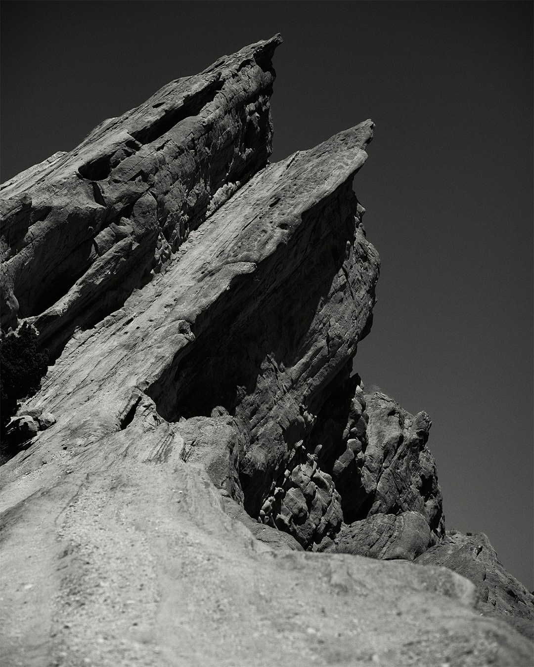 Rich Stapleton (@rvstapleton) photographs Callum for @vince in Vasquez Rocks, California.
⠀⠀⠀⠀⠀⠀⠀⠀⠀
Art Direction Josh Giardina
Styling @aaronplevine
Model @callum.ks
Digi @timothyrmahoney
1st assist @jamesmessina_
2nd assist @austincalvello
⠀⠀⠀⠀⠀⠀⠀⠀⠀
#RichStapleton #Photographer #Vince