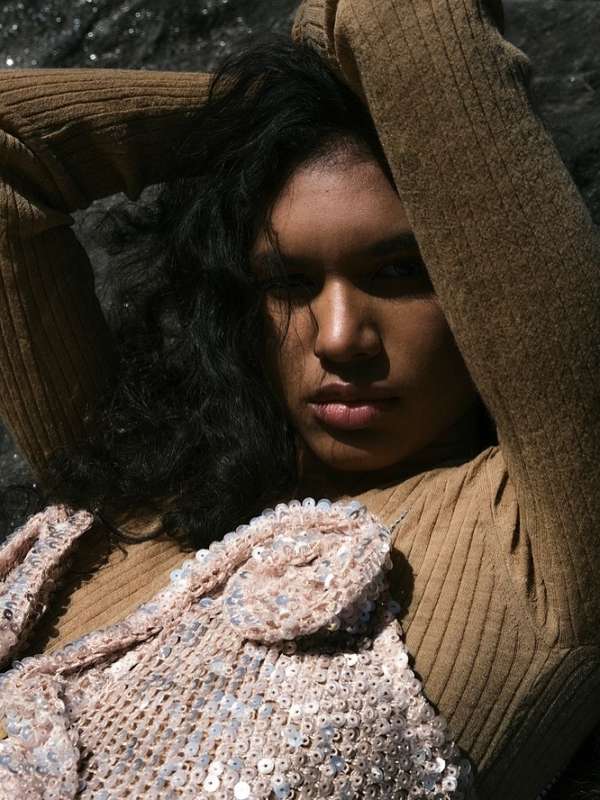 Shandi Alexander (@shandilatee) styles Maya...