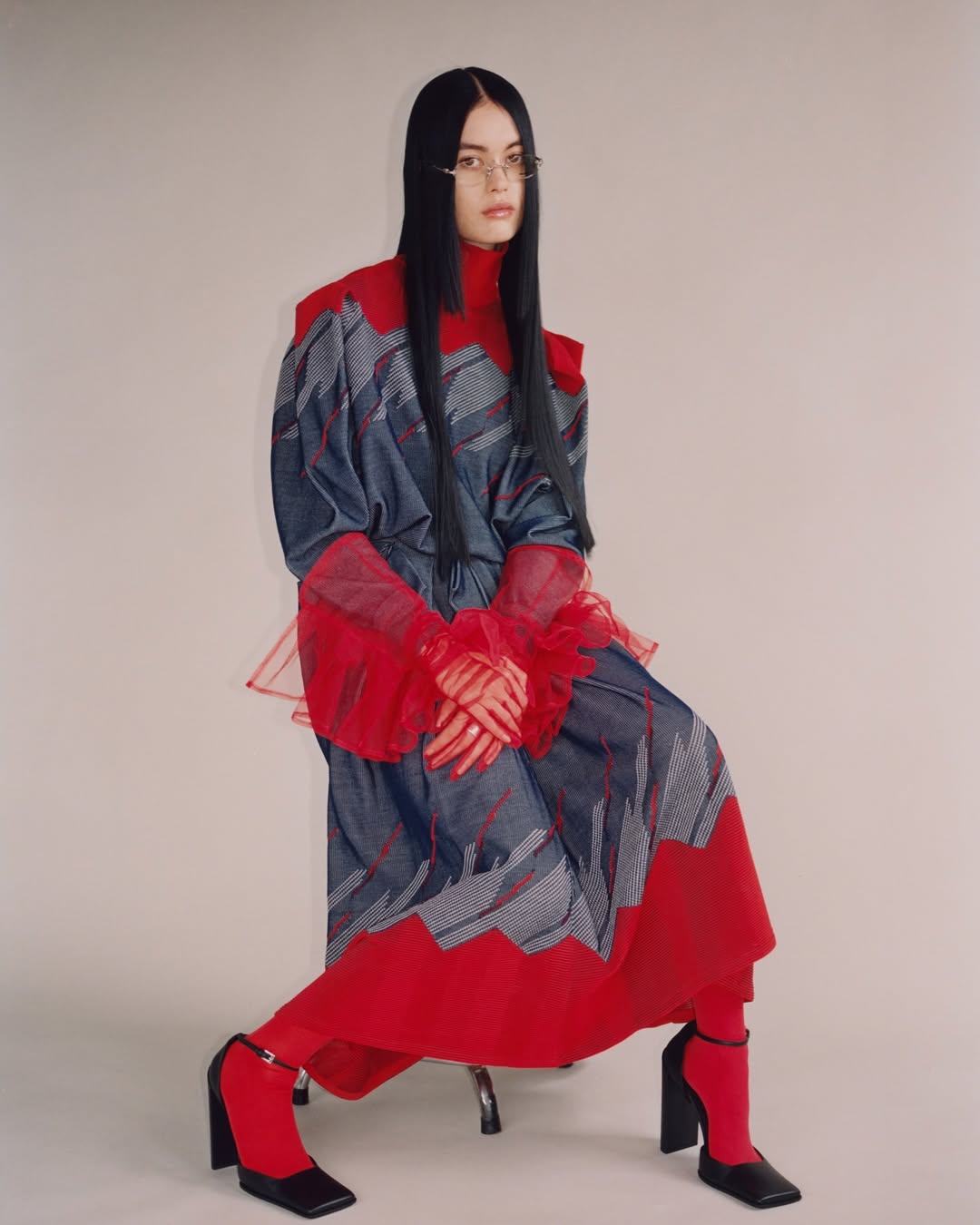 Francesca Allen (@francesca_allen_) photographs Mimi for @heroine_mag
⠀⠀⠀⠀⠀⠀⠀⠀⠀
Fashion @peghah_maleknejad
Hair @annacofone
Make-up @athenapaginton
Casting director @troycasting
Fashion assistants @ari3lll3
@nicholasskeens
Hair assistant @candice.hair.mua
⠀⠀⠀⠀⠀⠀⠀⠀⠀
#FrancescaAllen #Photographer #HeroineMagazine #LairdandGoodCompany