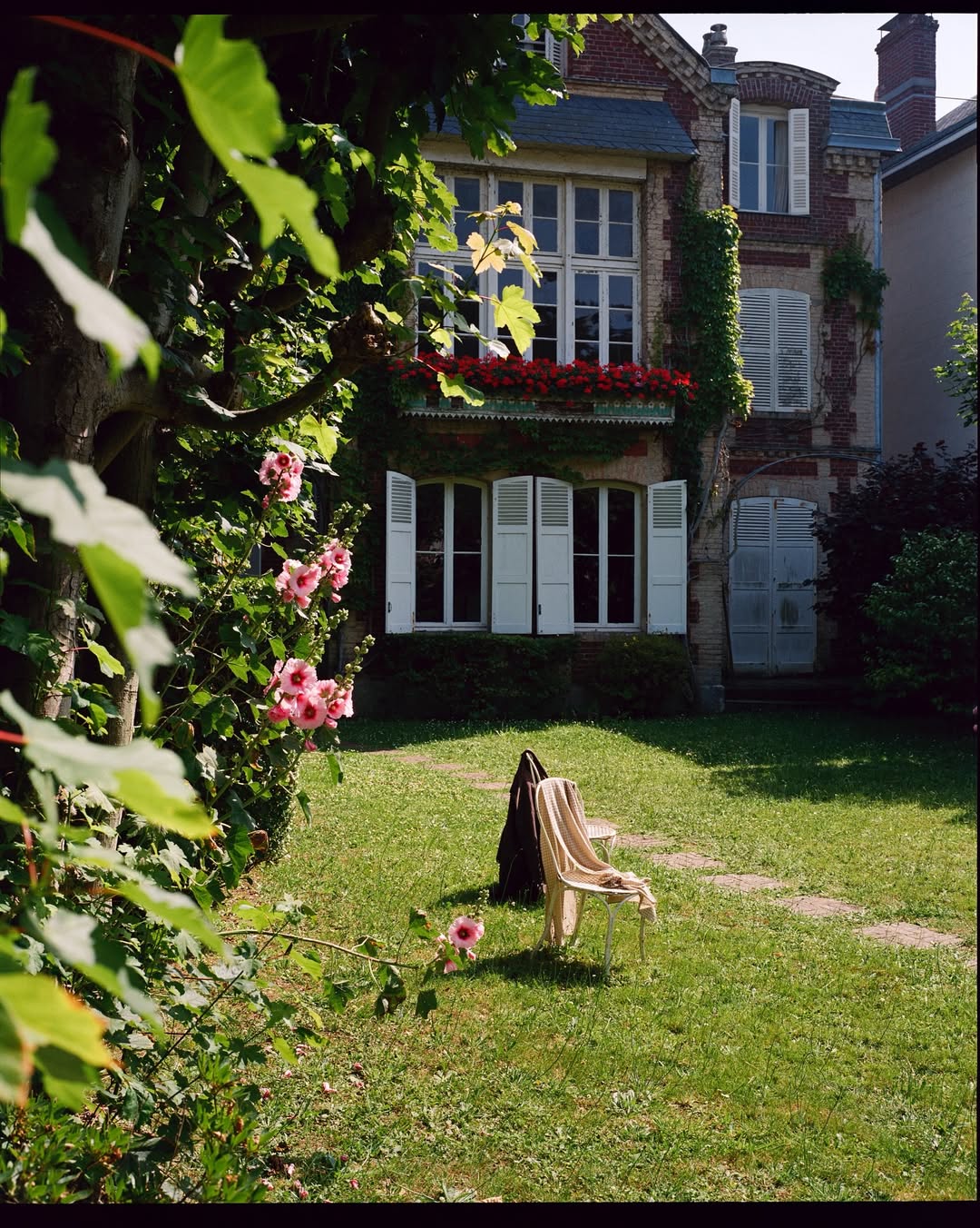 Lucia Bell-Epstein (@luuuuush) directs & photographs @justinechase in Normandy at her grandparents’ home for @colbo.nyc AW25 collection.
⠀⠀⠀⠀⠀⠀⠀⠀⠀
Photo assist @xander.rapparport
Art direction + Stylist eldar hadad
Talent @justinechase

⠀⠀⠀⠀⠀⠀⠀⠀⠀
#LuciaBellEpstein #Director #Photographer #Colbo #LairdandGoodCompany