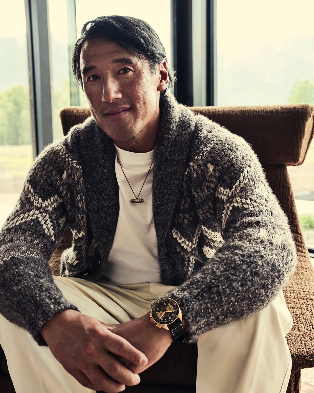 Jem Mitchell (@jem_mitchell_studio) photographs @jimmychin for the first issue of @harrodsman wearing @bremontwatches and @brunellocucinelli_brand. 
Featuring a behind the scenes image from the climb with @jem_mitchell_studio and @jimmychin.
⠀⠀⠀⠀⠀⠀⠀⠀⠀
Production (Utah) @erichroepke
Production (London) @zozzaroberts @wendyhinton14
Fashion Editor @christopheruiz_
Editor @katie_service_
Interview @lindsay_macpherson
⠀⠀⠀⠀⠀⠀⠀⠀⠀
#JemMitchell #Photographer #Harrods #JimmyChin