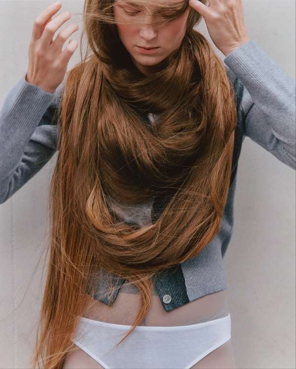 Lara Angelil (@laraangelil) photographs a v...