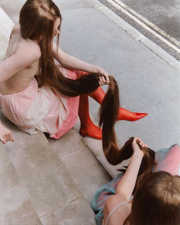Lara Angelil (@laraangelil) photographs a v...