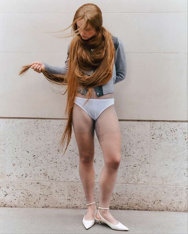 Lara Angelil (@laraangelil) photographs a v...