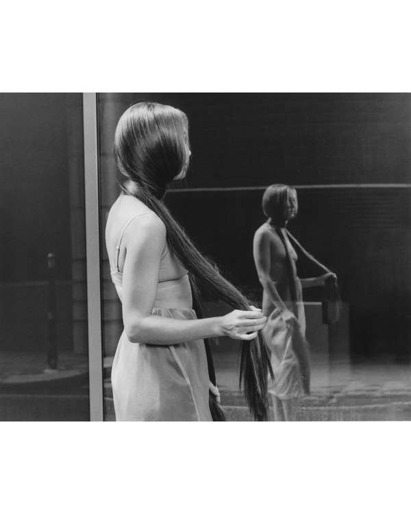 Lara Angelil (@laraangelil) photographs a v...