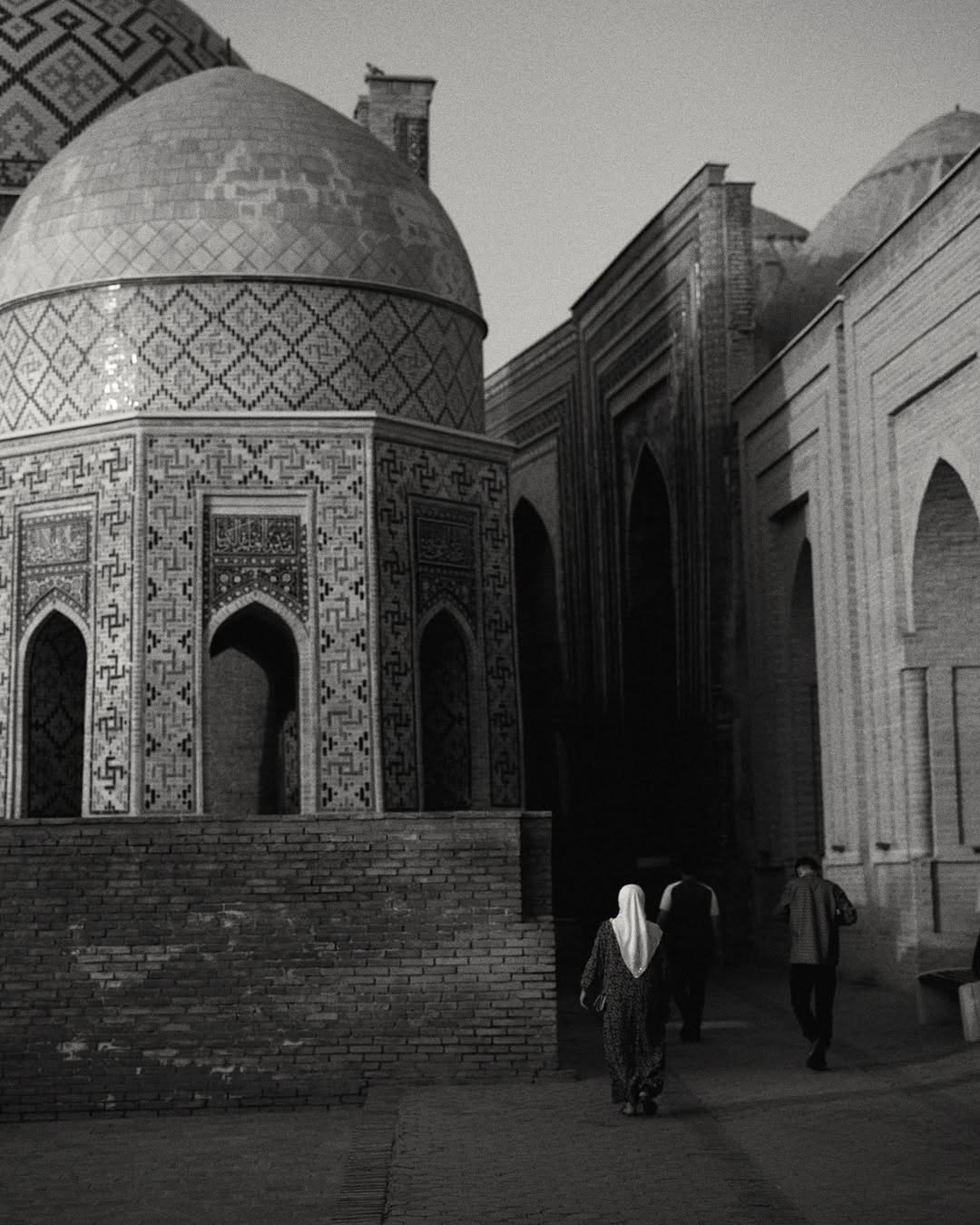 Rich Stapleton photographs Samarkand, Uzbekistan for @holidaymagazine ‘Under a Sacred Gaze’
⠀⠀⠀⠀⠀⠀⠀⠀⠀
Production @lairdandgoodcompany
Local production Akhmad @invisibleislandstudio
Talent Lina @ Samark model
Film processing @iconla
⠀⠀⠀⠀⠀⠀⠀⠀⠀
#RichStapleton #Photographer #HolidayMagazine #Samarkand #Uzbekistan