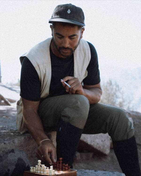 Finn Beales (@finn) photographs his travels...