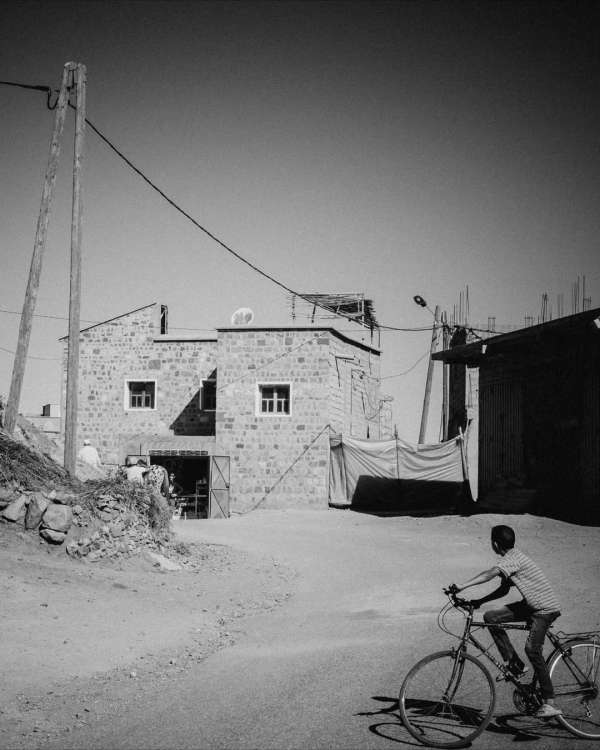 Finn Beales (@finn) photographs his travels...