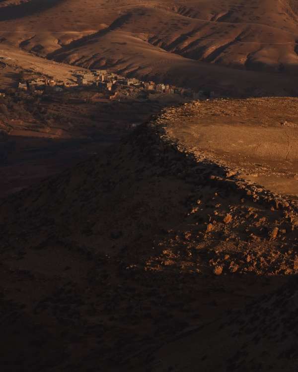 Finn Beales (@finn) photographs his travels...