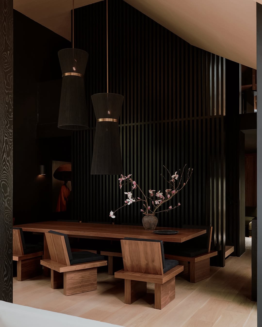 William Jess Laird (@william.jess.laird) photographs an East Hampton retreat by @helenacluniesross for @archdigest 
⠀⠀⠀⠀⠀⠀⠀⠀⠀
Styling @timbrwn
Writer @kerrypieri
⠀⠀⠀⠀⠀⠀⠀⠀⠀
#WilliamJessLaird #Photographer #ArchitecturalDigest