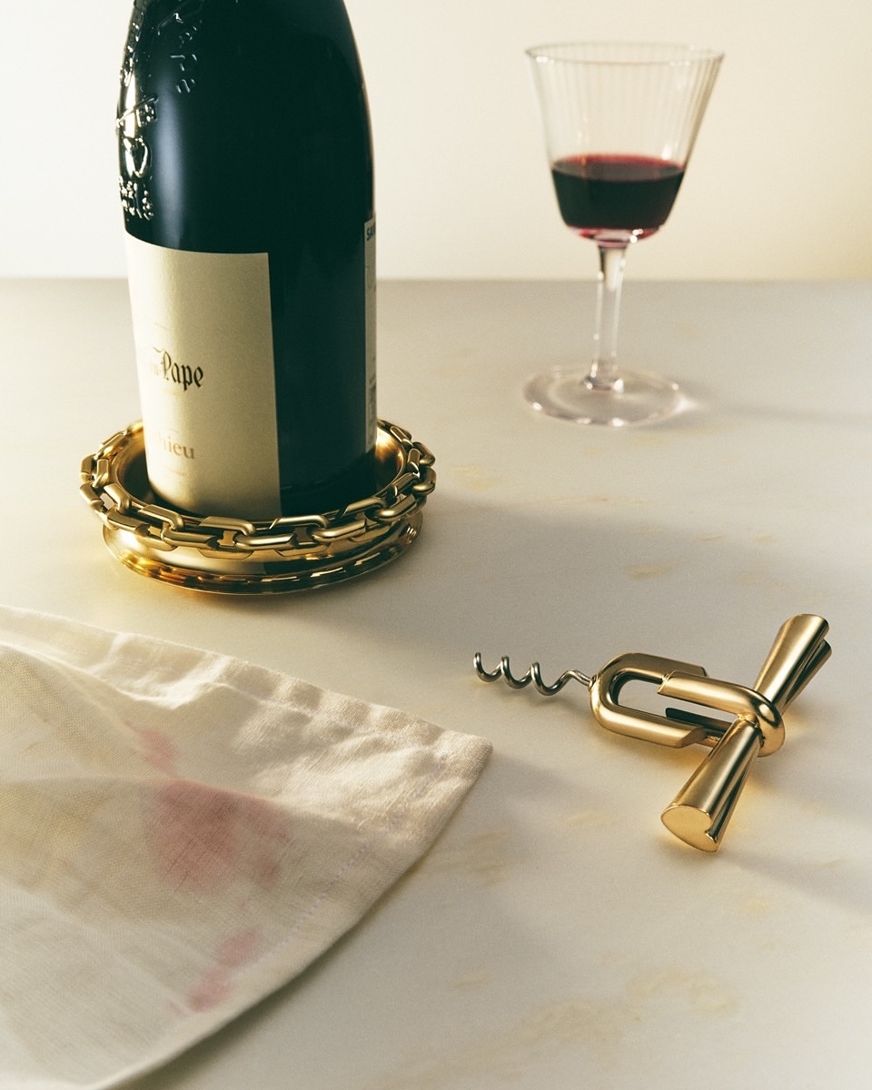 Heather Greene (@heather_a_greene) styles for @foundrae Vertu home collection 
⠀⠀⠀⠀⠀⠀⠀⠀⠀
Photographer @dichen_chen
Art Direction @noelle.loyello 
⠀⠀⠀⠀⠀⠀⠀⠀⠀
#HeatherGreene #PropStylist #Foundrae