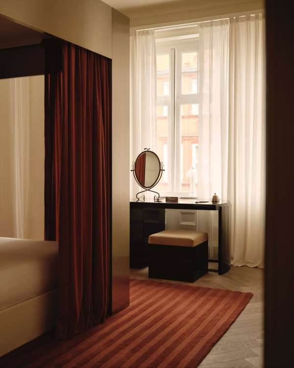 Maureen M. Evans (@maureenme) photographs @...